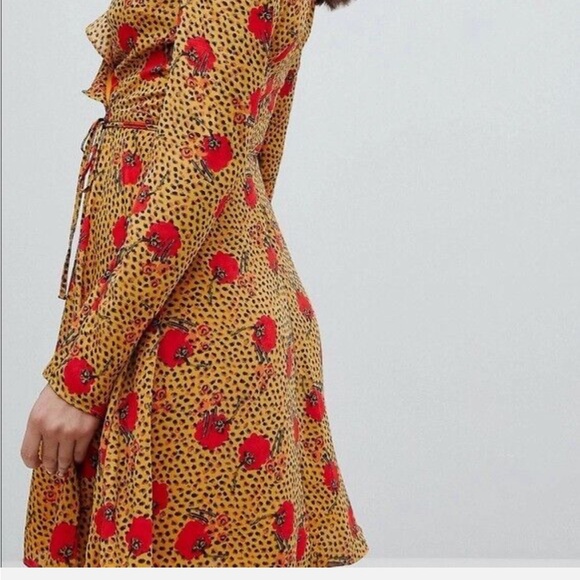 Glamorous Tall Poppy Patterned Dress - Picture 6 of 7